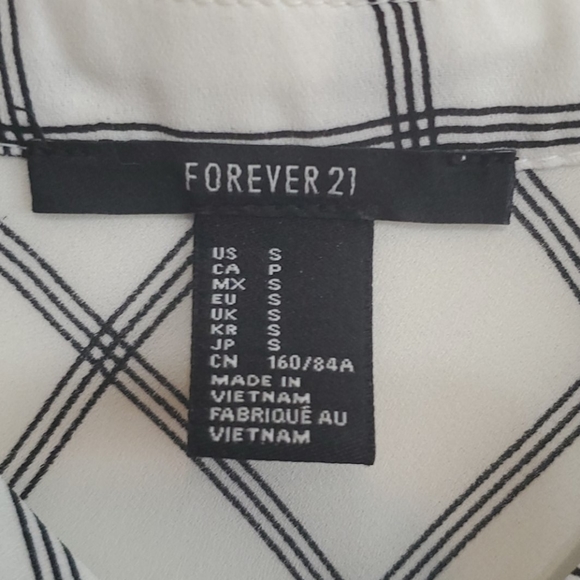 Forever 21 black/white blouse - Picture 4 of 4